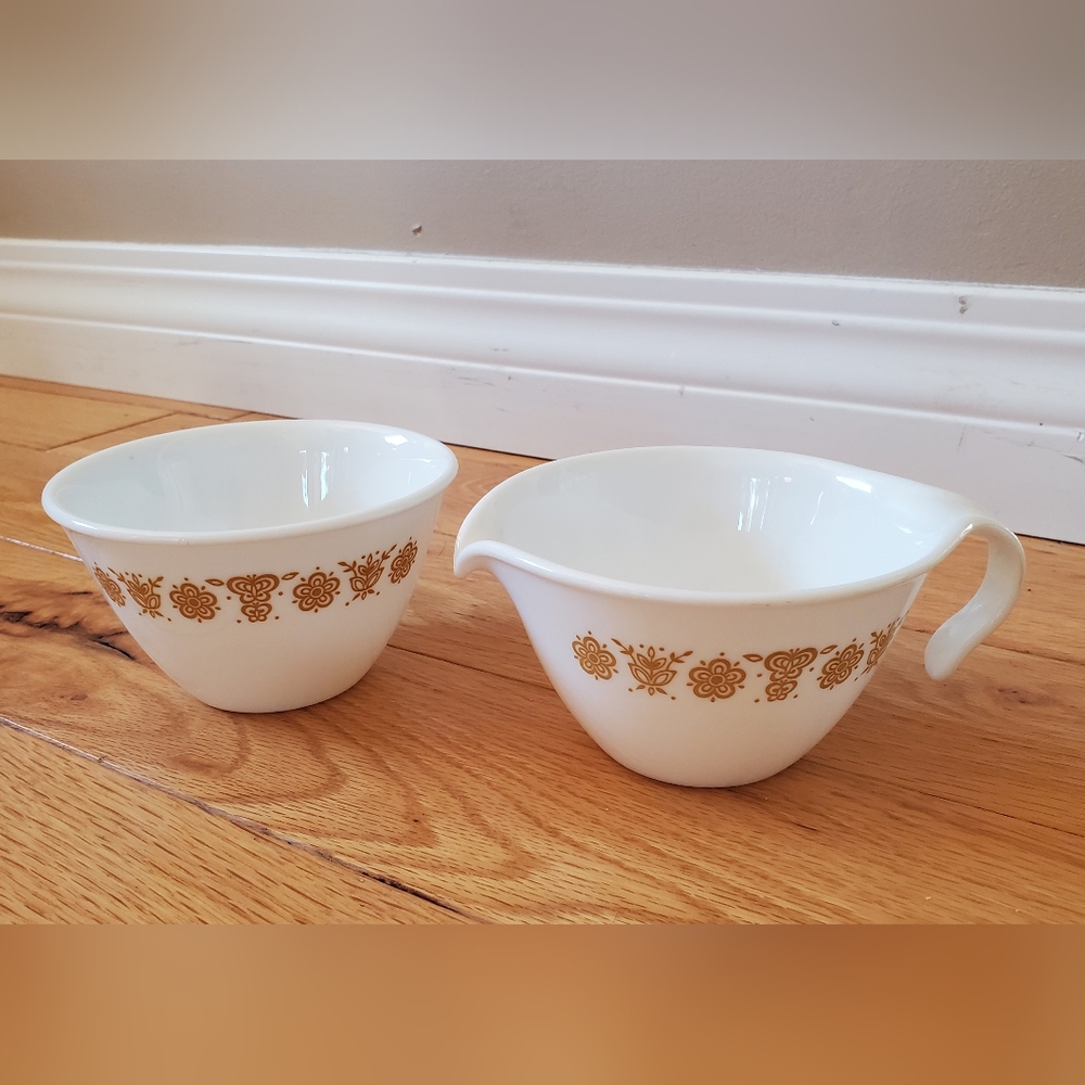 Corelle cream and sugar